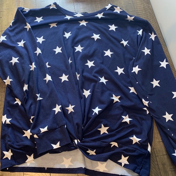 Long sleeve shirt! Lightly worn. Size 12 girls - Picture 2 of 4